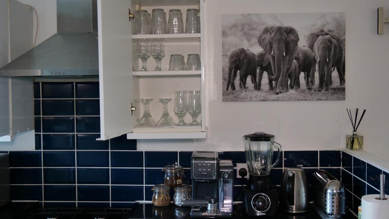 Milton Keynes Luxury Short Stay House With Wifi And Free Parking Wolverton  Exterior photo
